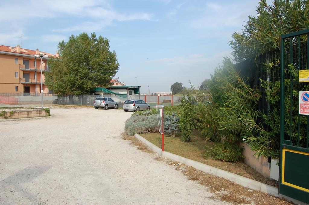 Hotel Laurence Ρώμη Εξωτερικό φωτογραφία
