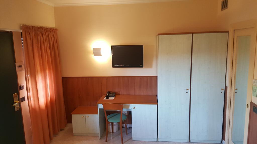 Hotel Laurence Ρώμη Εξωτερικό φωτογραφία