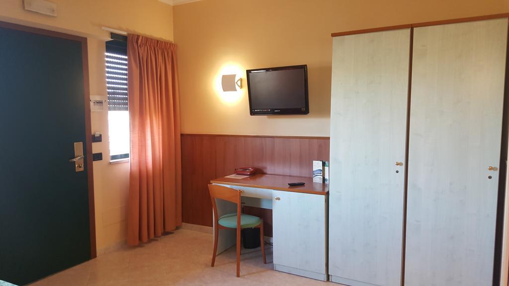 Hotel Laurence Ρώμη Εξωτερικό φωτογραφία