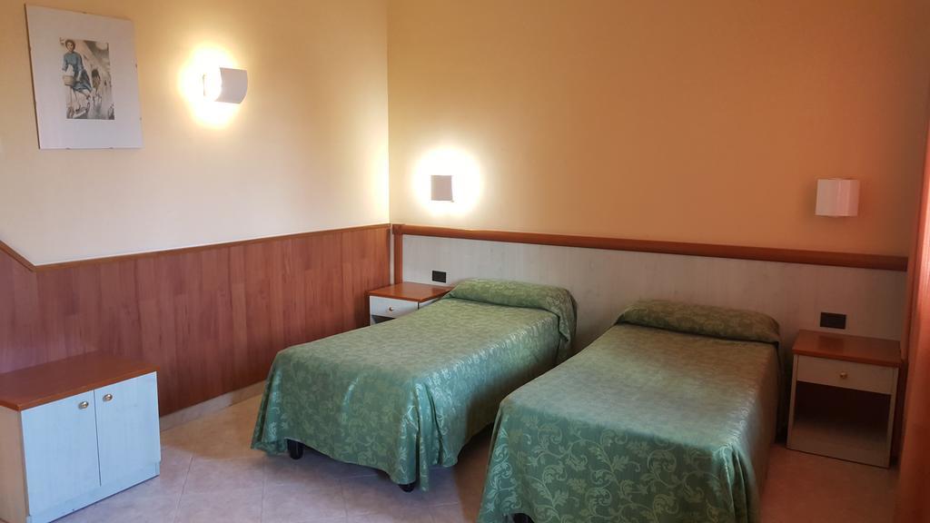 Hotel Laurence Ρώμη Εξωτερικό φωτογραφία